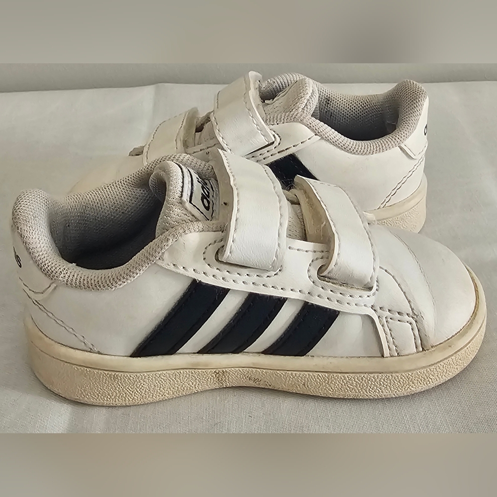 ADIDAS Grand Court White & Black Leather Velcro Closure Sneakers, Shoes - Picture 4 of 7